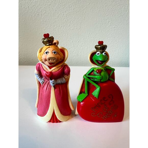 The Muppets Other - Miss Piggy Kermit Merry Miniature Figures Hallmark Muppets Queen of Hearts 1980s